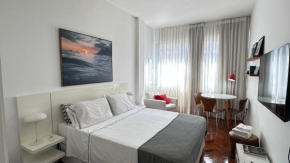 ELEGANT STUDIO VISTA LATERAL MAR IPANEMA BEST LOCATlON